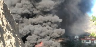 Incendio de una guagua de turismo en la carretera de Valle Gran Rey