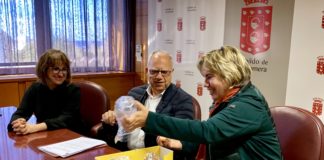 El Cabildo promueve la instalación de desfibriladores en todos los municipios gomeros