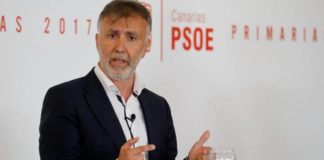 El candidato a la Presidencia por el PSOE, Ángel Victor Torres este sábado en La Gomera