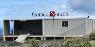 El fuerte viento causa destrozos en el abandonado Centro de Acogida de Inmigrantes de La Gomera