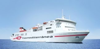 El buque Ciudad de Cádiz se reestrena en la línea Cádiz-Canarias