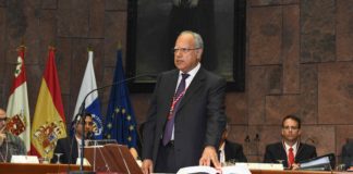 Casimiro Curbelo toma posesión de su cargo como presidente del Cabildo de La Gomera