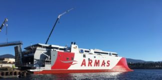 Los dueños de la naviera Armas-Trasmediterránea piden su rescate público