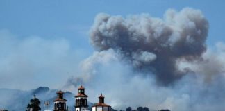 Cuatro mil evacuados por el incendio que está sin control en Gran Canaria