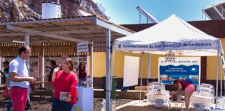 El Ayuntamiento organiza una acción para concienciar a los usuarios de la Playa de San Sebastián