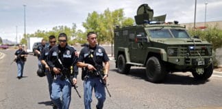 El gobernador de Texas confirma 20 muertos y 26 heridos en tiroteo en El Paso