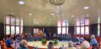 El Cabildo de La Gomera y la CEOE abordan la realidad empresarial de la isla