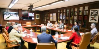 Yaiza Castilla reúne a los representantes turísticos de los siete cabildos insulares para debatir sobre los retos del sector