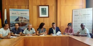 La diputada del PSOE Ventura del Carmen Rodríguez aborda las necesidades de Valle Gran Rey con el alcalde y su equipo de gobierno