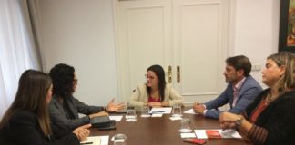 Yaiza Castilla negocia con TUI el incremento de plazas aéreas hacia Canarias para 2020