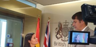  Yaiza Castilla trata con el embajador de Reino Unido en España las previsiones sobre la implicación del brexit en el turismo