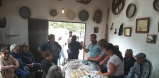 Los mayores de Vallehermoso visitan la Molina Vieja de Agulo