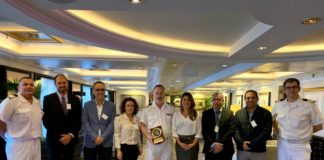 La artesanía y los productos agroalimentarios protagonizan la primera escala del crucero Marina