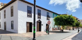 El incivismo juvenil en Halloween deja pintadas en el casco de San Sebastián de La Gomera