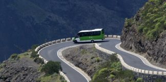 La Consejería de Obras Públicas, Transportes y Vivienda reparte 47,5 millones de euros entre los cabildos para subvencionar el transporte por carretera