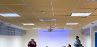 El Ayuntamiento reúne a más de ciento veinte familiares de los patios más antiguos del cementerio de San Sebastián