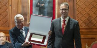 Una enorme ovación para uno de los vecinos más queridos de San Sebastián