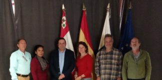 Las dos asociaciones de artesanos de La Gomera y el Cabildo abordan problemas del sector