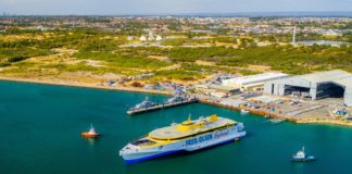 Fred. Olsen Express recibe en Perth su nuevo trimarán