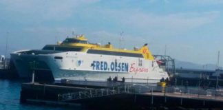 Tres heridos al colisionar un ferry de Fred Olsen contra el muelle de Playa Blanca