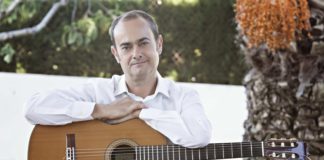 El guitarrista Javier Moya actúa este jueves en la Casa Colón