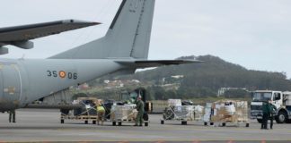 Canarias recibe un pedido de material de protección destinado al personal sanitario