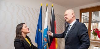 Canarias recibe de TUI la previsión de desplazar 3 millones de turistas hacia las Islas en 2020 a través de 17.000 vuelos de sus cinco aerolíneas