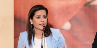 Castilla pide mayor esfuerzo al Estado para frenar la pérdida del 80% del turismo y la rebaja en un 28% del PIB regional