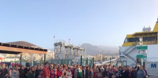 Decenas de mujeres fasnieras eligen La Gomera para celebrar su Día más internacional