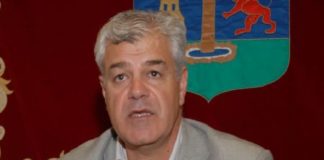 El presidente del Cabildo de El Hierro vuelve a retar a la oposición a presentar una moción de censura, mientras asegura que agotará su mandato