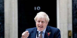 Hospitalizado el primer ministro Boris Johnson diez días después de dar positivo por coronavirus
