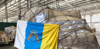 Sanidad recibe otro cargamento con material sanitario adquirido por el Gobierno de Canarias