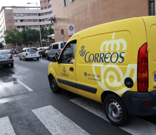 Correos facilita el acceso a servicios bancarios esenciales en La Gomera a través de ‘Correos Cash’