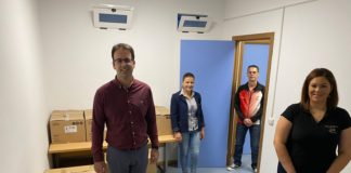 El Ayuntamiento de San Sebastián recibe la ayuda solidaria del CM Laurisilva Recepción de ayuda de Laurisilva