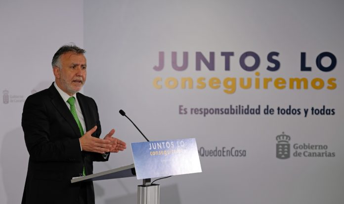 Ángel Victor Torres en la rueda de prensa