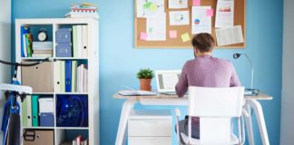 Intersindical Canaria y SEPCA lamentan las declaraciones de Casimiro Curbelo contra el personal público de Canarias Funcionario en teletrabajo