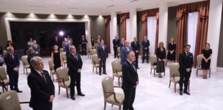 El Parlamento se convierte en espacio de recuerdo a las víctimas del COVID-19 y de homenaje a la sociedad canaria