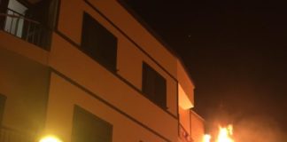 Herida grave en el virulento incendio de una vivienda en La Gomera