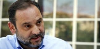 Ábalos pone fecha al regreso del turismo internacional a Canarias