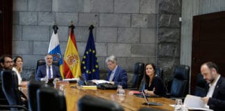 ÚLTIMA HORA: Canarias endurece las medidas frente a la COVID-19: mascarilla obligatoria siempre, cierre de discotecas y sanciones a las reuniones de más de diez personas