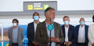 El Gobierno de Canarias mantiene su voluntad de reforzar las medidas sanitarias entre quienes llegan a las Islas
