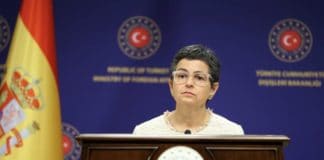 España espera que las gestiones con Reino Unido por la cuarentena a turistas den fruto «en breve»