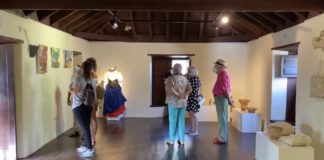 ‘Frente a la era digital, el poder de las manos’: una muestra del universo artesanal de La Gomera