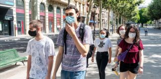 Canarias se plantea exigir las mascarillas