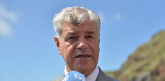 El Cabildo de El Hierro denuncia que “más de 1.200 canarios en Venezuela” se quedan sin convenio de asistencia sanitaria