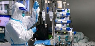 Sanidad registra casi 3.000 nuevos casos de COVID-19 y diez fallecimientos en personas de más de 60 años en los últimos cuatro días