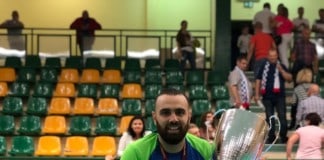 El jugador gomero de fútbol Sala, Imanol Chávez es con su equipo Campeón de Copa de Polonia