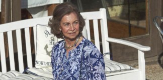 La marcha del rey Juan Carlos, que conserva su título, no afecta a doña Sofía