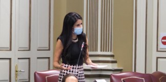 Melodie Mendoza pide un esfuerzo para que los estudiantes obtengan su beca lo antes posible