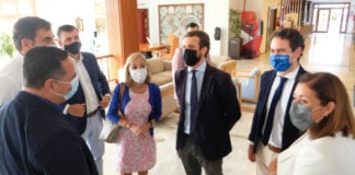 El PP presenta en La Gomera el «Plan Casado» como «la única esperanza» del turismo canario